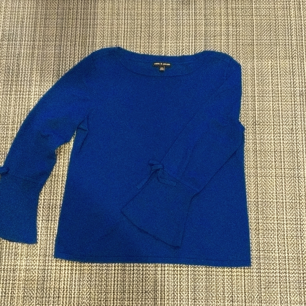 Cable & Gauge sweater in periwinkle blue